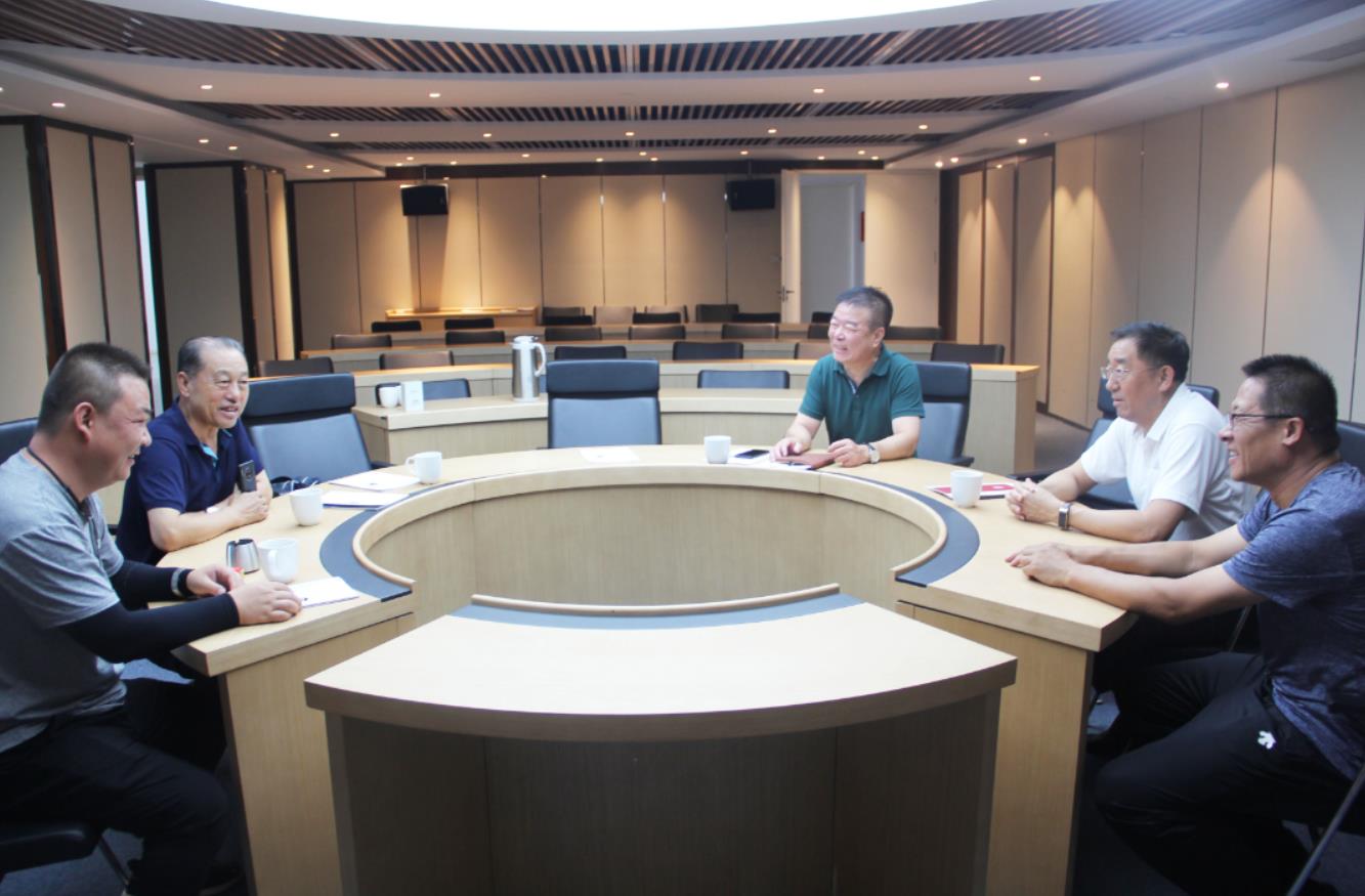 林永亮執(zhí)行會長到部分申報“名優(yōu)特”認定的企業(yè)進行實地調(diào)研